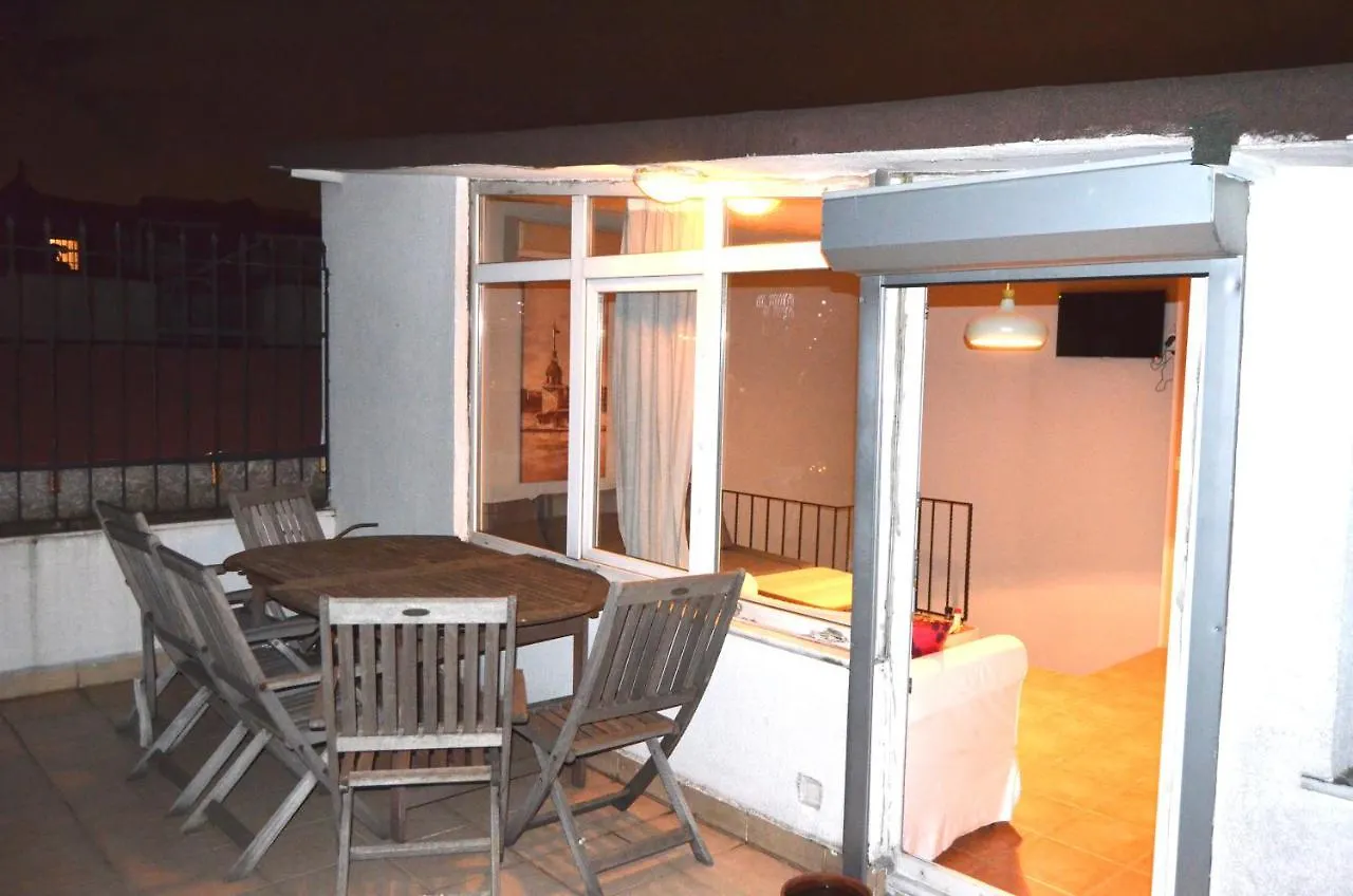 Apartment 6 Romantic City View Flat With Terrace