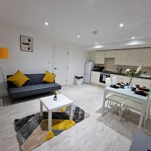 reeani-stays-ellum-house.brighton-hotels-england.com/