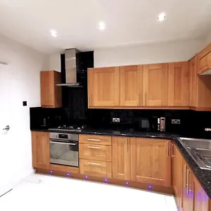lovely-1-bed-flat-in-trendy-peckham.brighton-hotels-england.com/